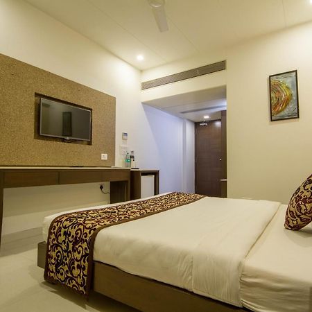 Tgv Hotel Αχμπανταμπάντ Εξωτερικό φωτογραφία