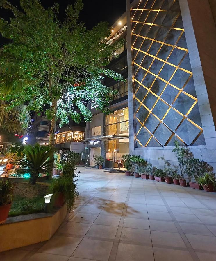 Tgv Hotel Αχμπανταμπάντ Εξωτερικό φωτογραφία