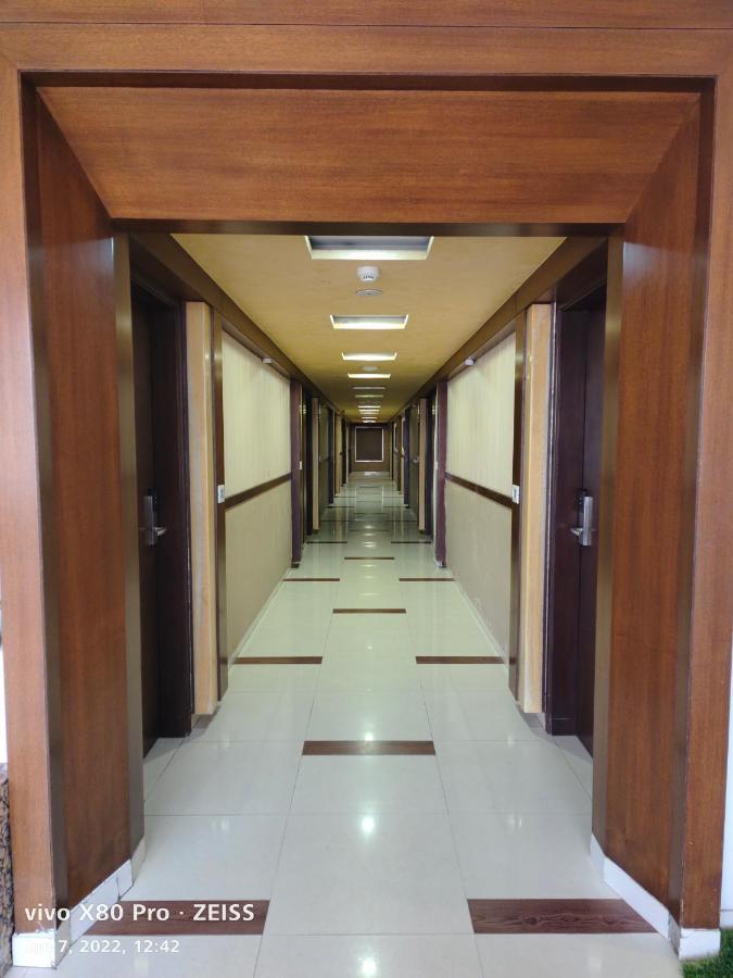 Tgv Hotel Αχμπανταμπάντ Εξωτερικό φωτογραφία